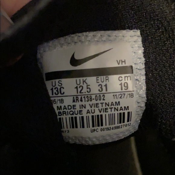 Nikes - Picture 3 of 3